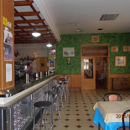 Hostal Restaurante Las Rejas Archidona Bagian luar foto